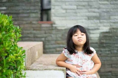Constipation ng Bata: Mga Remedyo at Gamot .